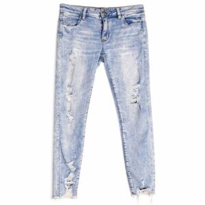 American Eagle Light Wash Skinny Jeans (INV 0003)